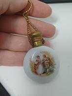 Antiek brocante porselein parfumflesje chatelaine hanger, Antiek en Kunst, Ophalen of Verzenden