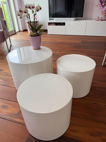 Set drie hoogglans salontafels beschikbaar voor biedingen