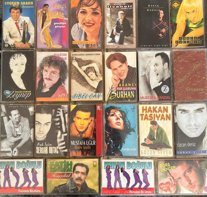Turkse Cassettes met bewaardoos kosten 7 euro per stuk., Cd's en Dvd's, Cassettebandjes, Zo goed als nieuw, Origineel, Wereldmuziek