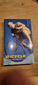 Bicycle around the world-Linda Svendsen, Boeken, Ophalen of Verzenden, Zo goed als nieuw, Schilder- en Tekenkunst