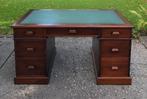 Klassiek Chesterfield Engels bureau, Antiek en Kunst, Ophalen