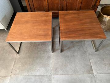 2 mooie Salon Tafeltjes beschikbaar voor biedingen