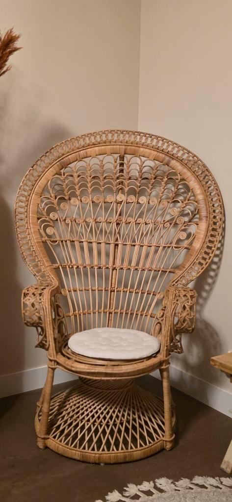 Rotan Pauw Stoel - Prachtige Decoratie, Huis en Inrichting, Stoelen, Gebruikt, Eén, Riet of Rotan, Bruin, Ophalen of Verzenden