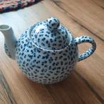 Theepot met blauwe bloemetjes, Ophalen of Verzenden