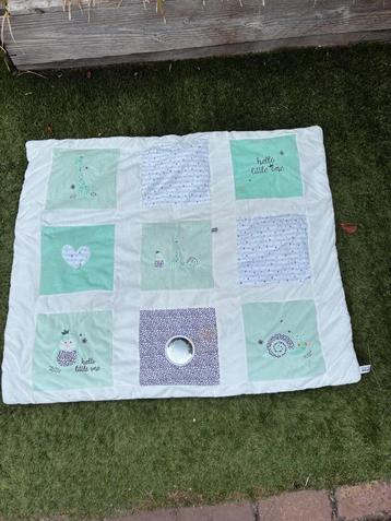 2 box/ speel kleden beschikbaar voor biedingen