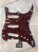 Te Koop: Pearl-red gitaar stratocaster slagplaat., Muziek en Instrumenten, Ophalen of Verzenden, Zo goed als nieuw, Elektrische gitaar