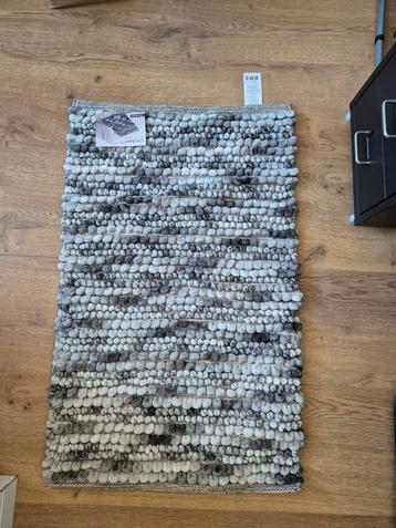 Nieuwe Chunky Badmat Chenille 50x80 cm Grijs/Wit beschikbaar voor biedingen