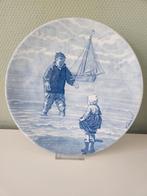 Wandbord blauw/wit Jozef Israels -kind/man/boot, Antiek en Kunst, Ophalen of Verzenden