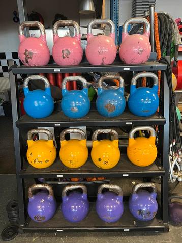 competition kettlebells 4 x 8-12-16 en 20 kg inck rek  beschikbaar voor biedingen