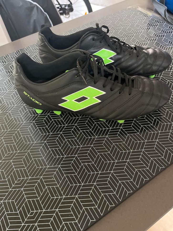Lotto voetbalschoenen - Zo goed als nieuw!, Sport en Fitness, Voetbal, Zo goed als nieuw, Schoenen, Ophalen of Verzenden