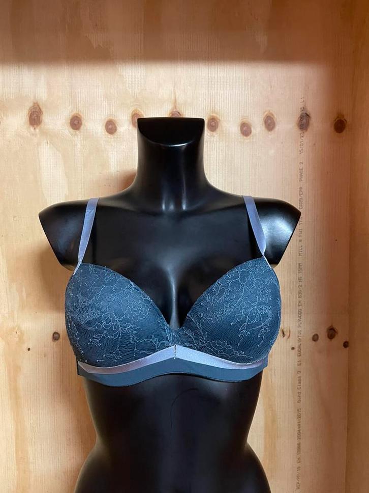 Andres sarda bh maat 85b en 80d koons 15% zijde, Kleding | Dames, Ondergoed en Lingerie, BH, Blauw, Verzenden
