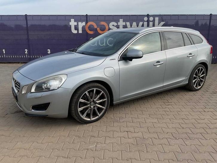 2013 - Volvo - V60 - 2.4 D6 AWD Pl.i.Pu.L - Personenauto, Auto's, Volvo, Bedrijf, V60, Overige brandstoffen, Euro 5, A, Stationwagon