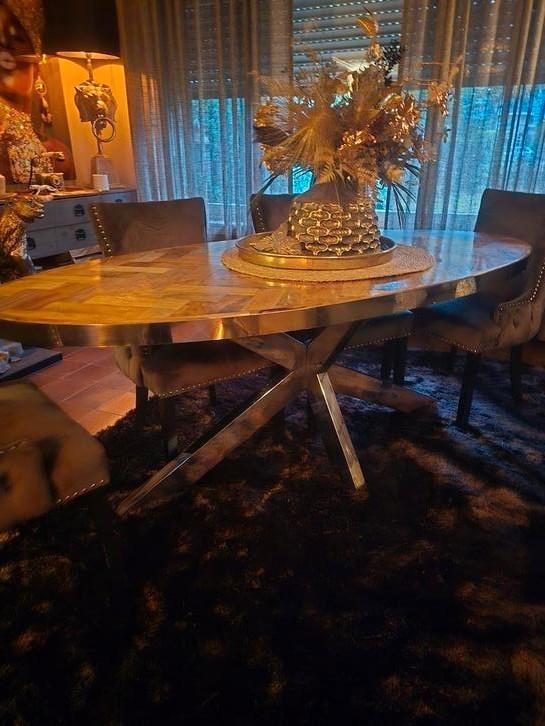 Prachtige tafel afgewerkt met zilveren randen, Tickets en Kaartjes, Recreatie | Pretparken en Attractieparken, Drie personen of meer
