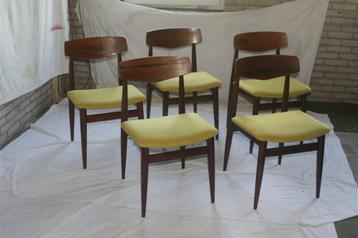 5 Vintage Deense Teakhouten Jaren '60 Stoelen Okergeel beschikbaar voor biedingen