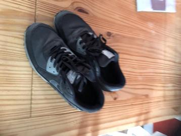 Schoenen  beschikbaar voor biedingen