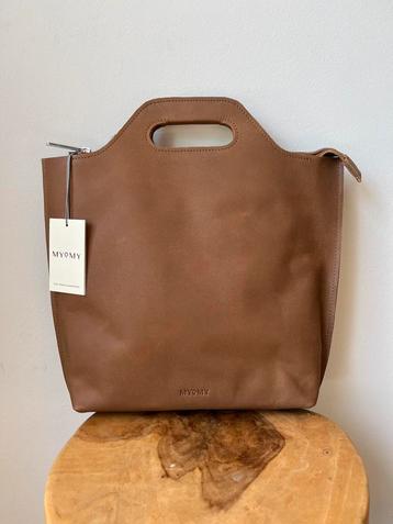 MYoMY Carry Backbag Hunter Mid Brown (NIEUW)