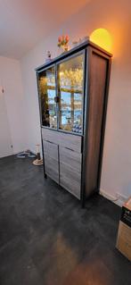 Moderne vitrinekast "Madeira" donkerbruin hout/metaal grijs, Huis en Inrichting, Kasten | Vitrinekasten, Ophalen, Modern / industrieel