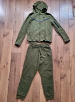 Nike tech pak kinder L = 147-158, Kinderen en Baby's, Kinderkleding | Maat 152, Ophalen of Verzenden, Zo goed als nieuw, Jongen of Meisje