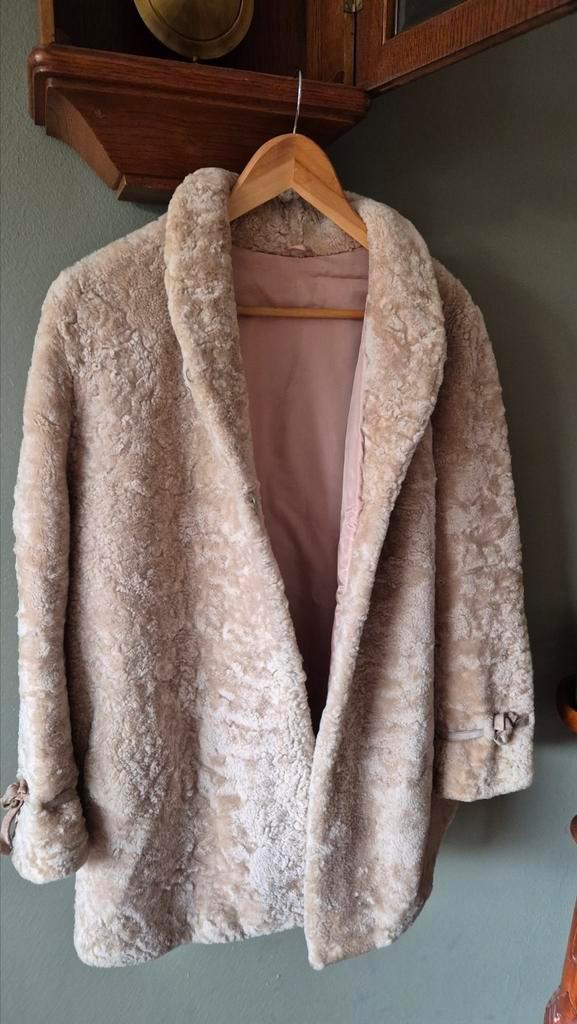 Super vintage lammy coat zgan mt M, Kleding | Dames, Jassen | Winter, Zo goed als nieuw, Maat 38/40 (M), Bruin, Ophalen of Verzenden