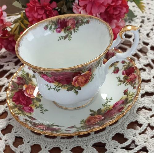 Mooie brocante heren kop met schotel,Royal Albert,Old Roses, Antiek en Kunst, Curiosa en Brocante, Ophalen of Verzenden