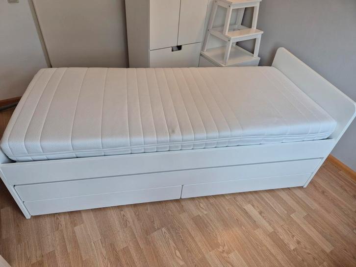 IKEA SLÄKT uitschuifbaar bed 90x200, Huis en Inrichting, Slaapkamer | Bedden, Zo goed als nieuw, Eenpersoons, 90 cm, Hout, Wit