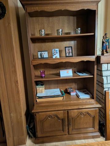 boekenkast beschikbaar voor biedingen