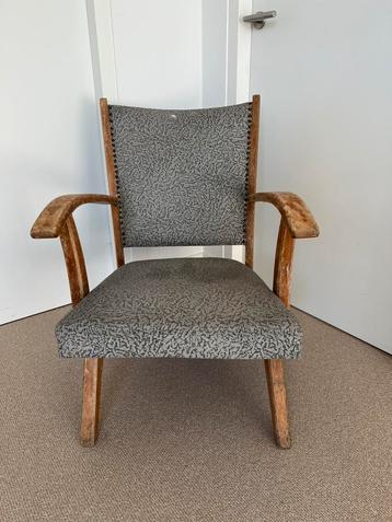 Vintage jaren 60 stoel  beschikbaar voor biedingen