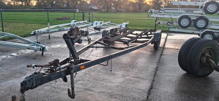 Boot Trailer usa planken dubbelasser 8 meter voor stalling, Watersport en Boten, Boottrailers, Gebruikt, Overige typen, 1500 tot 3000 kg