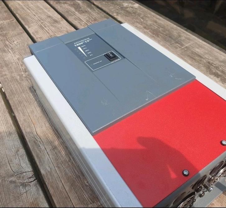 Tbs 1600 watt  Zuivere sinus omvormer inverter victron, Caravans en Kamperen, Camper-accessoires, Ophalen