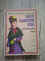 Groot Handwerk Boek uit Grootmoeders Jeugd, Ophalen of Verzenden, Zo goed als nieuw