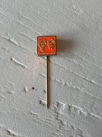 Beatrix en Claus Pin. Koningshuis. Retro. Vintage, Verzamelen, Speldjes, Pins en Buttons, Ophalen of Verzenden, Zo goed als nieuw