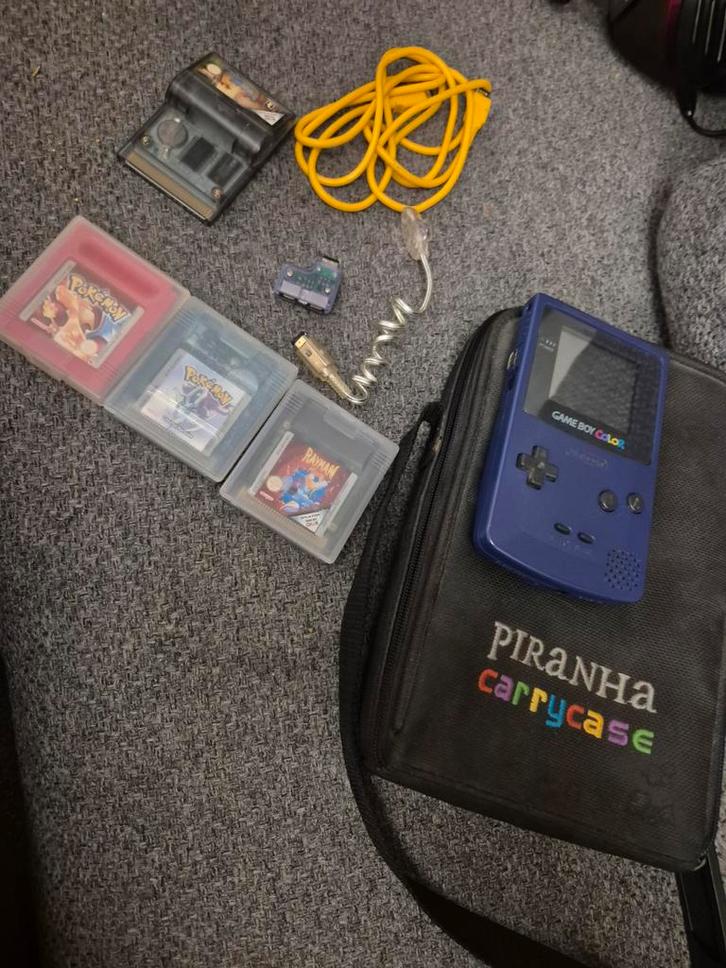 Gameboy Color + Games (Pokemon, Rayman, Perfect Dark), Spelcomputers en Games, Spelcomputers | Nintendo Game Boy, Gebruikt, Game Boy Color