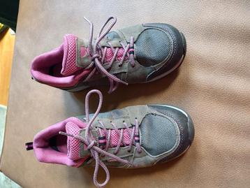 Wandelschoenen maat 39 beschikbaar voor biedingen