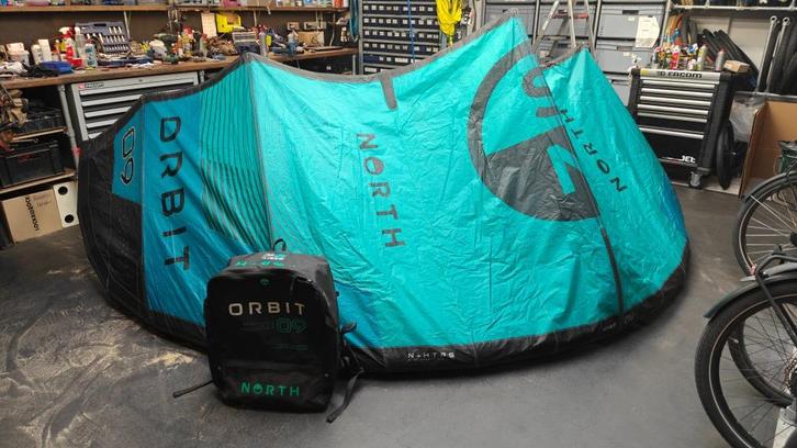North Orbit Kite 9m 2024  €825, Watersport en Boten, Kitesurfen, Zo goed als nieuw, Kite, 9 m², Geen board, Ophalen