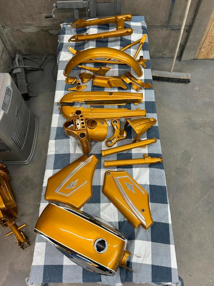 Maak je zundapp weer als nieuw, Fietsen en Brommers, Brommeronderdelen | Zundapp, Zo goed als nieuw, Zadel, Ophalen of Verzenden