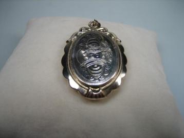 Antieke 18 karaat medaillon Frankrijk uit ca. 1830 beschikbaar voor biedingen