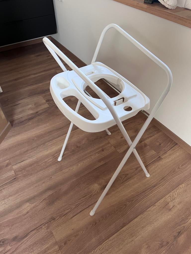 Standaard voor een babybadje / tummytub., Ophalen, Zo goed als nieuw, Overige typen, Standaard