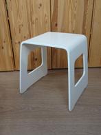 Witte Ikea Benjamin kruk / bijzettafel Lisa Norinder, Huis en Inrichting, Krukjes, Ophalen, Gebruikt, Hout