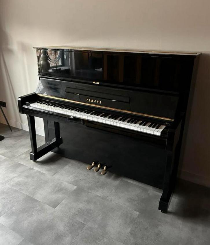 Mooie Yamaha U1 piano, Muziek en Instrumenten, Piano's, Gebruikt, Piano, Zwart, Hoogglans, Ophalen