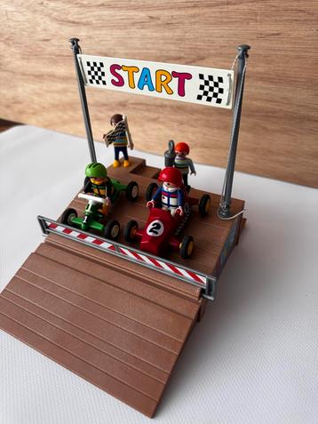 Playmobil Racebaan met Karts en Figuren beschikbaar voor biedingen