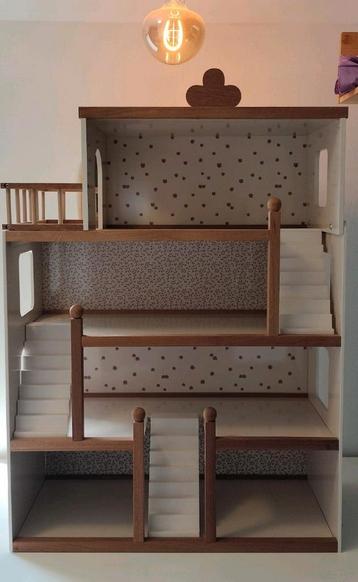 Poppenhuis Petite Amelie beschikbaar voor biedingen