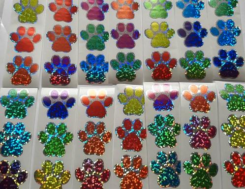 Nr. 134 :   75 stuks hondenpootjes afdruk stickers., Hobby en Vrije tijd, Stickers en Plaatjes, Nieuw, Meerdere stickers, Verzenden