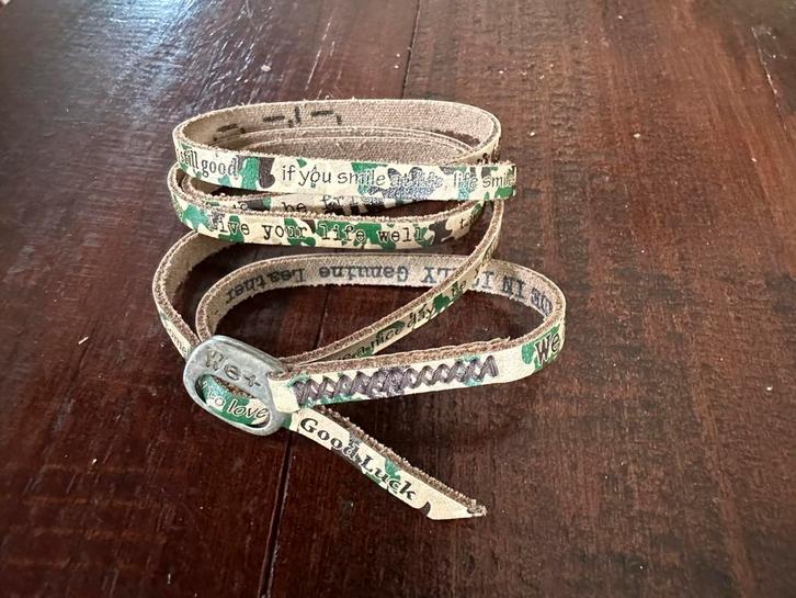 Nieuw leren heren wikkelarmband WE+ Positive leger groen L86, Sieraden, Tassen en Uiterlijk, Armbanden, Nieuw, Leer, Ophalen of Verzenden