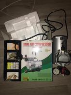 Oude mini compressor, 230v, werkt, in doos, Doe-het-zelf en Verbouw, Minder dan 25 liter, Ophalen of Verzenden, Zo goed als nieuw