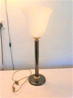 Tafel- / kastlamp bronskleurig metaal en mooie witte kelk, Huis en Inrichting, Lampen | Tafellampen, Rustiek, Zo goed als nieuw