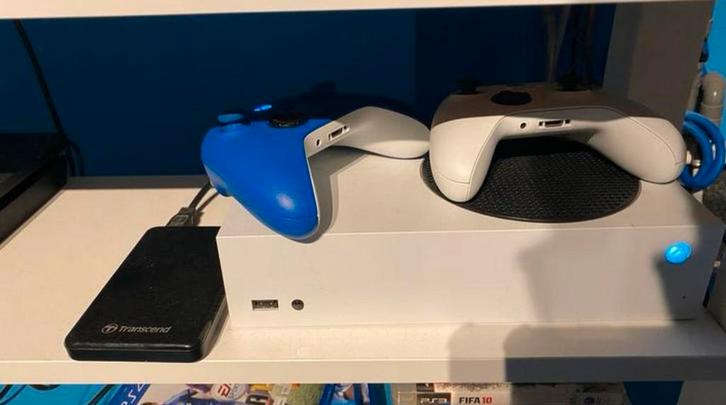 Xbox One S 512 GB + 2 Controllers + 1TB externe opslag, Spelcomputers en Games, Spelcomputers | Xbox One, Gebruikt, Xbox One S