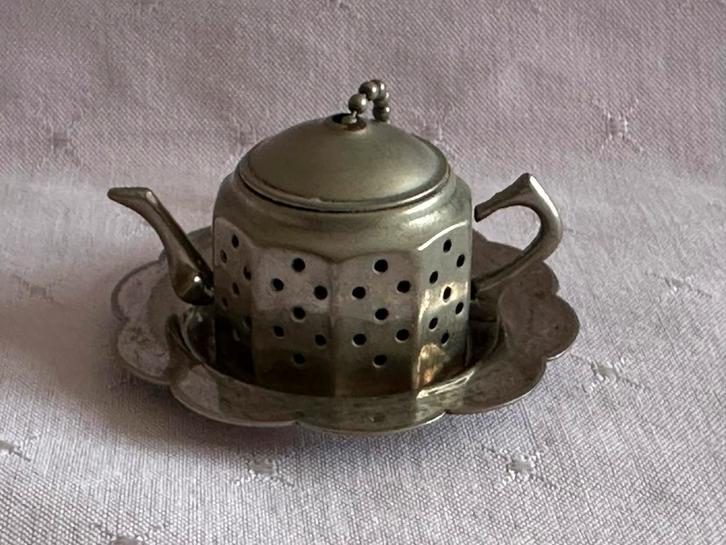Vintage Thee Ei met Onderzetter, Antiek en Kunst, Antiek | Tin, Ophalen of Verzenden