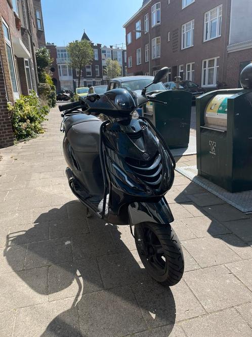 Zip 4takt, Fietsen en Brommers, Scooters | Piaggio, Zo goed als nieuw, Zip, Maximaal 45 km/u, Benzine, Ophalen