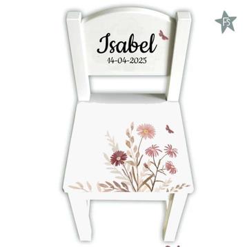 Houten geboortestoeltje met naam en wild flowers 2 beschikbaar voor biedingen