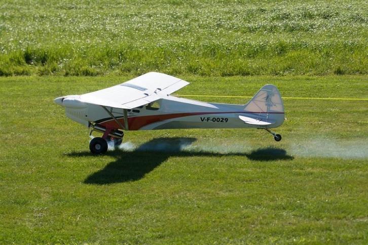 Cubcrafter - XCUB 60CC - Hangar 9, Hobby en Vrije tijd, Modelbouw | Radiografisch | Vliegtuigen, Zo goed als nieuw, Benzine, Ophalen